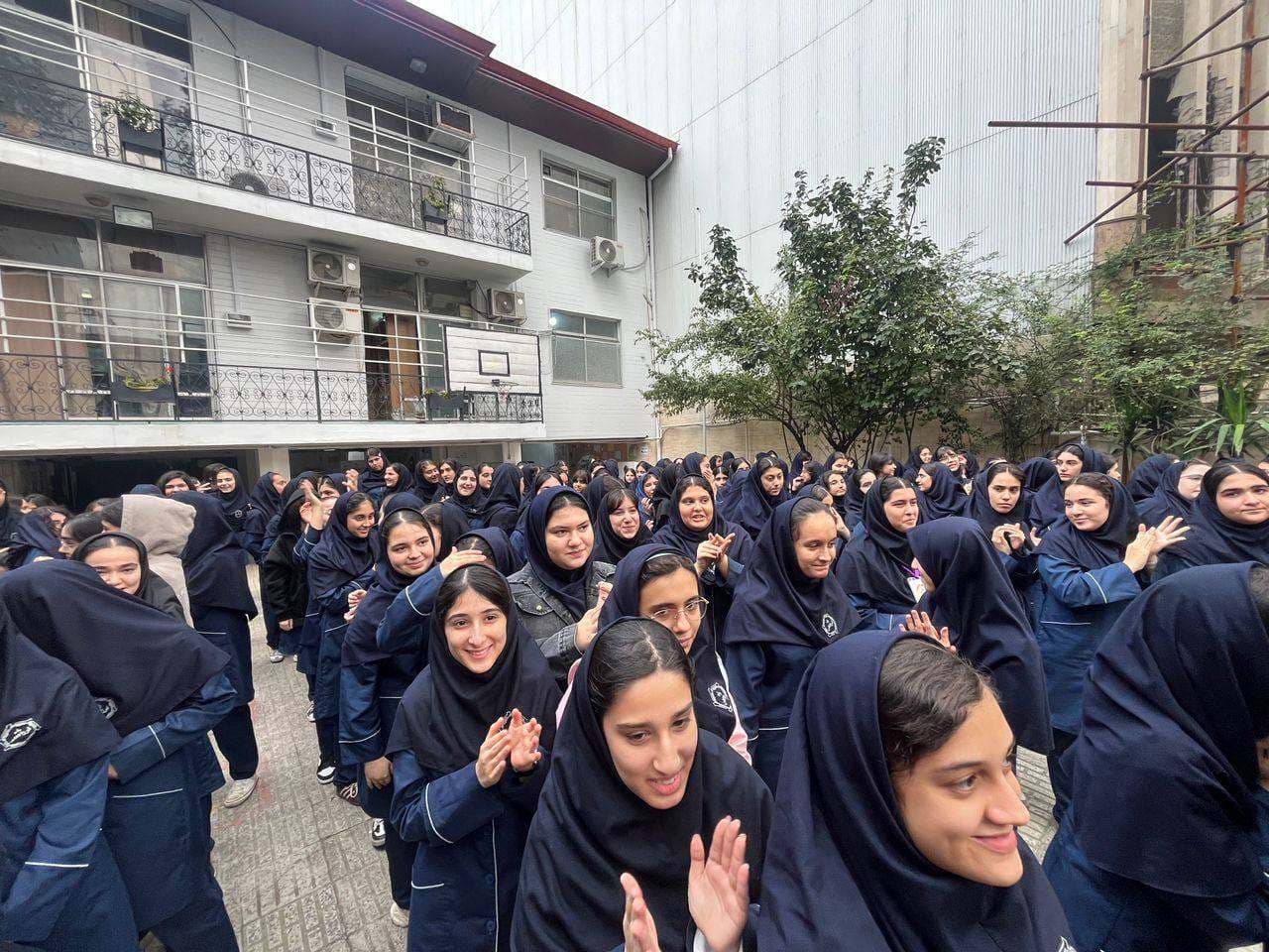 دبیرستان دخترانه دوره اول راه فرزانگان